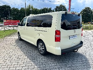 Puegot Traveller Taxi